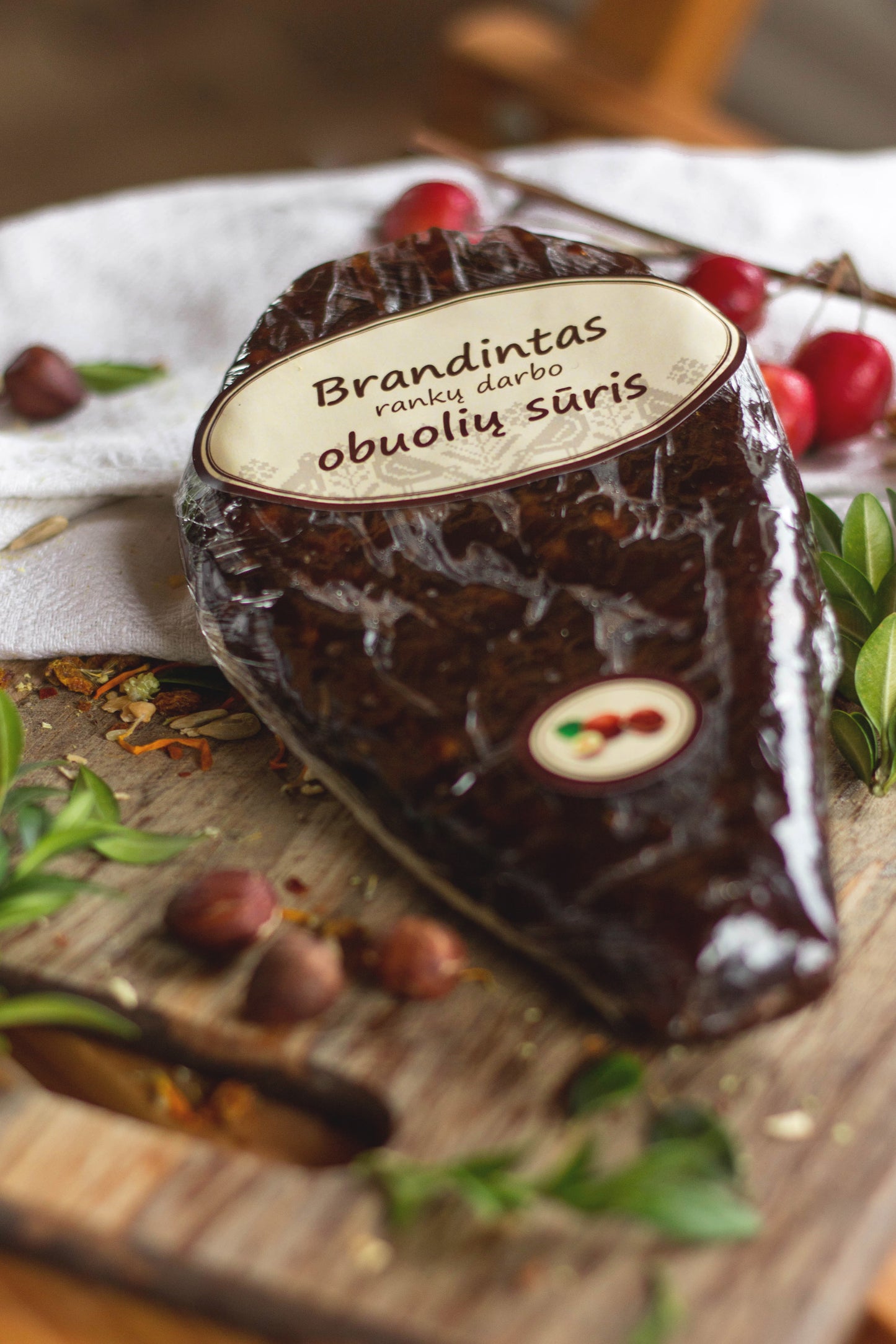 Brandintas obuolių sūris su Lazdyno riešutais