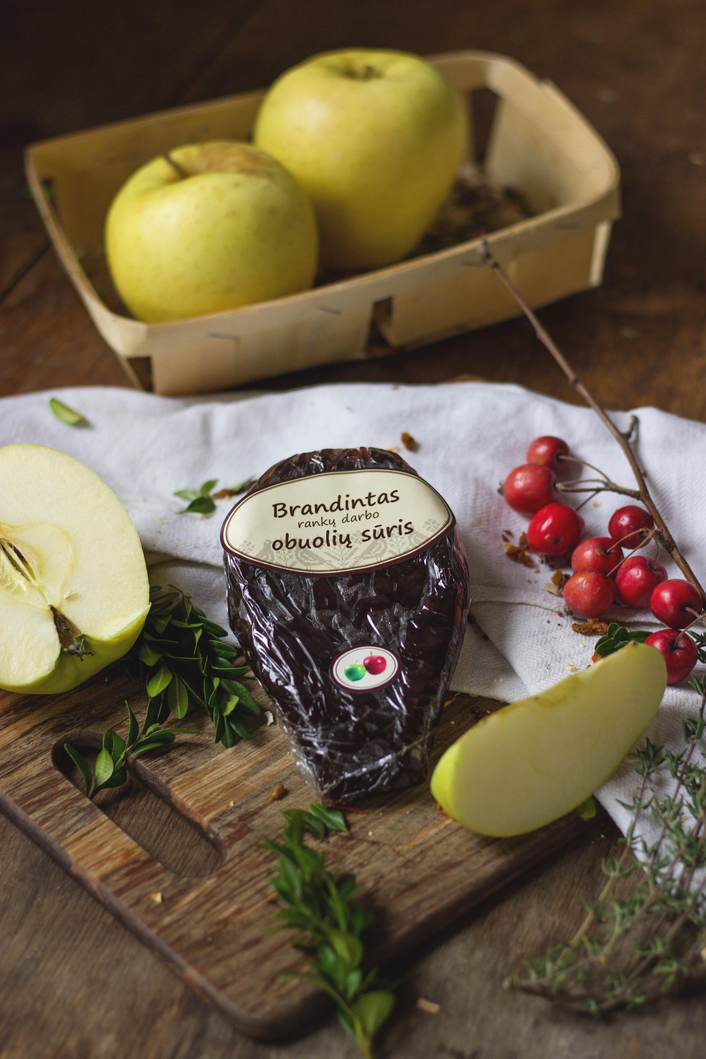 Brandintas obuolių sūris su Kriaušėmis ir Bruknėmis